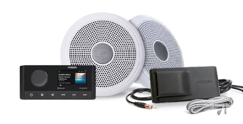 PACK CLASSIC FUS-MS-RA210KCW Pack RA210 + HP XS-F65CWB + capot + antenne AM/FM + câbles HP 6m